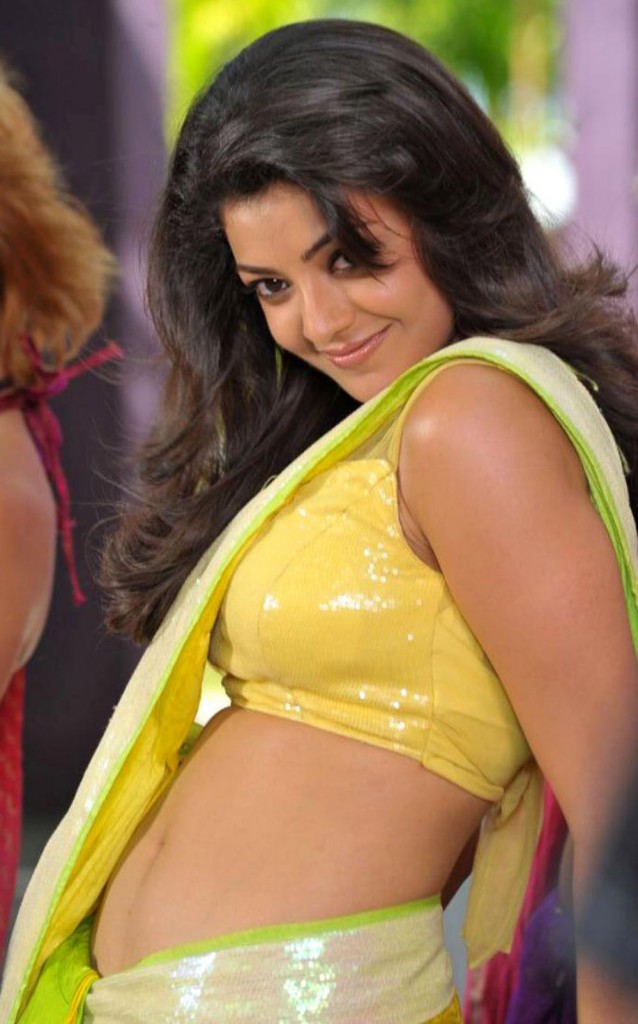 Kajal Aggarwal hot navel in yellow saree