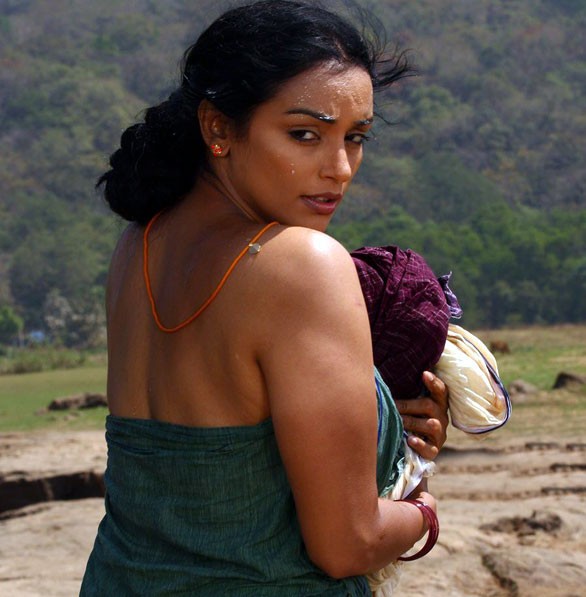 Shwetha Menon HOT Malayalam Actress (4)