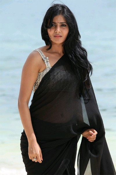 Samantha Akkineni hot in black saree
