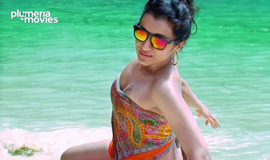 Trisha Krishnan Hot Navel Tamil Actress (3)