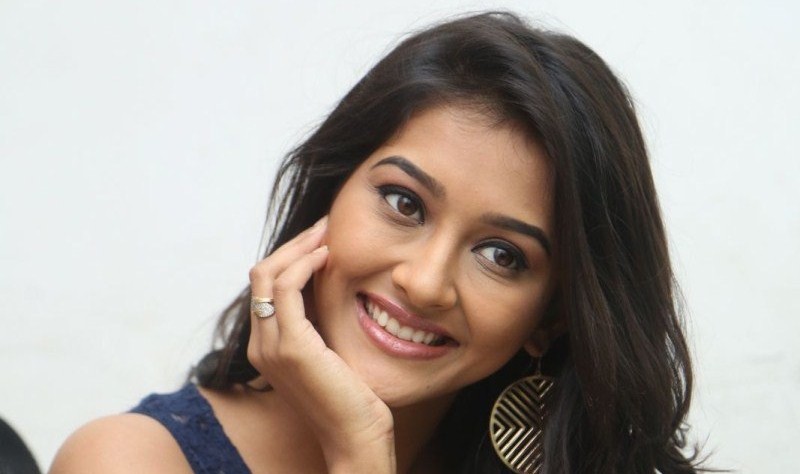 pooja-jhaveri-new-telugu-actresses