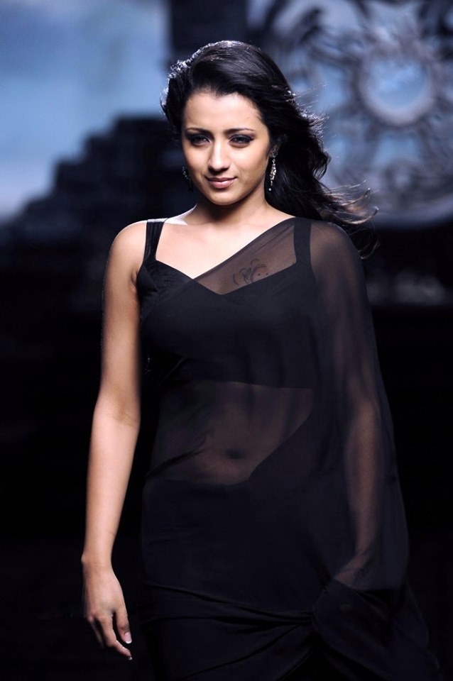 Trisha Krishnan in black Saree