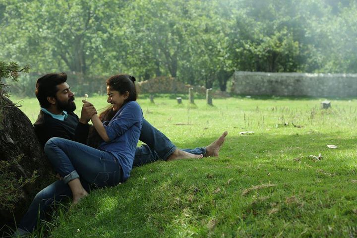 Sai Pallavi romantic scene with Nivin Pauly